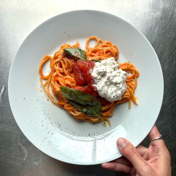 TOMATO CREAM SPAGHETTI WITH SUPERSTRACCIA® & BURRELLA®